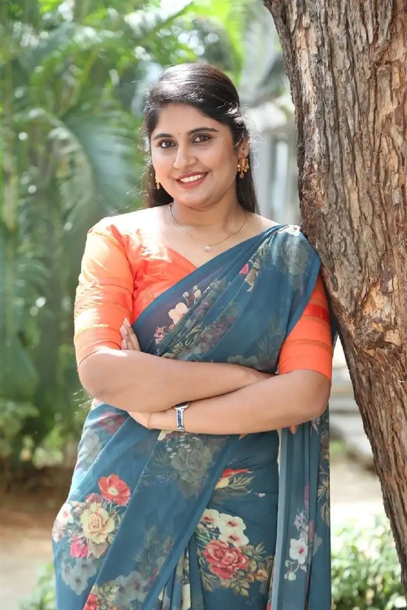 SONIA CHOWDARY STILLS IN SOUTH INDIAN BLUE SAREE 2